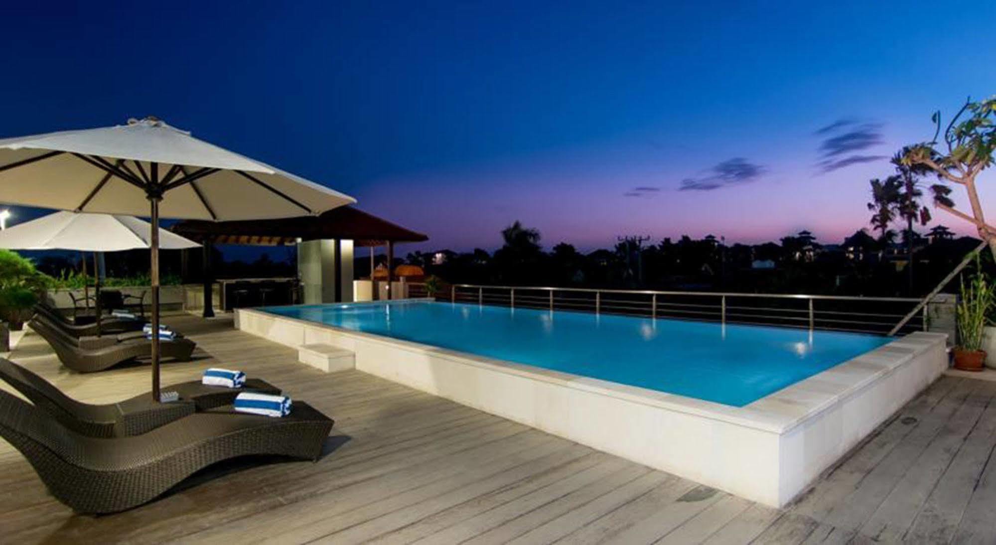 Seminyak Square Hotel And Villas Buitenkant foto